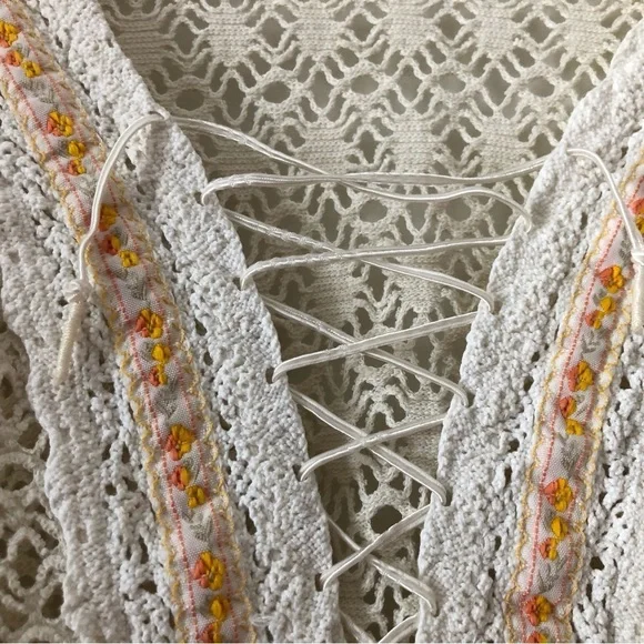 FREE PEOPLE KNIT CROCHET BOHEMIAN STYLE SHORT SLEEVE PULL OVER MEDIUM - Picture 3 of 9